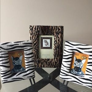 3 Animal print frames